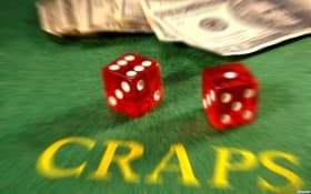 Antarmuka permainan Lightning Baccarat di erek 08 pada perangkat mobile